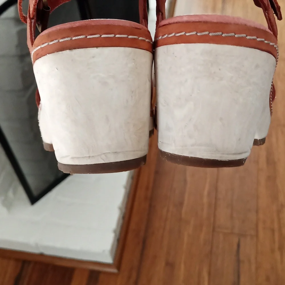 Merrell Halendi Sandals with Chunky Heel in Redwood color size 8.5 - Picture 4 of 7